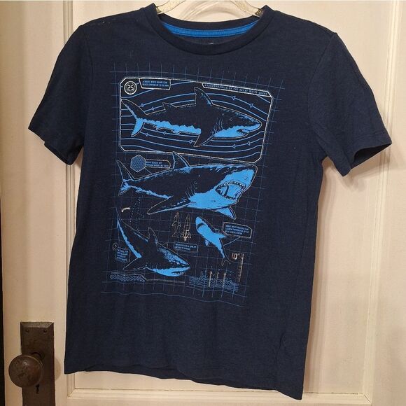 🚗 SALE! 5/$50 OLD NAVY Boys LG (10-12) shark facts shirt - Picture 2 of 7
